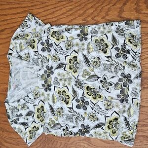 T by Talbots Women’s Floral T-Shirt Size Medium